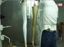 艺翔模特工厂生产流程之哑光金喷漆